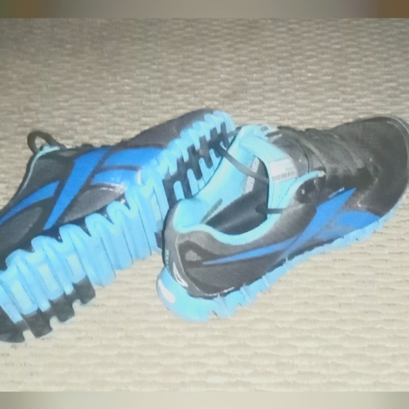 Reebok shoes - Picture 1 of 2